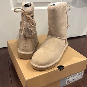 UGG Boots brand new women size 7 nude beige bow detail
